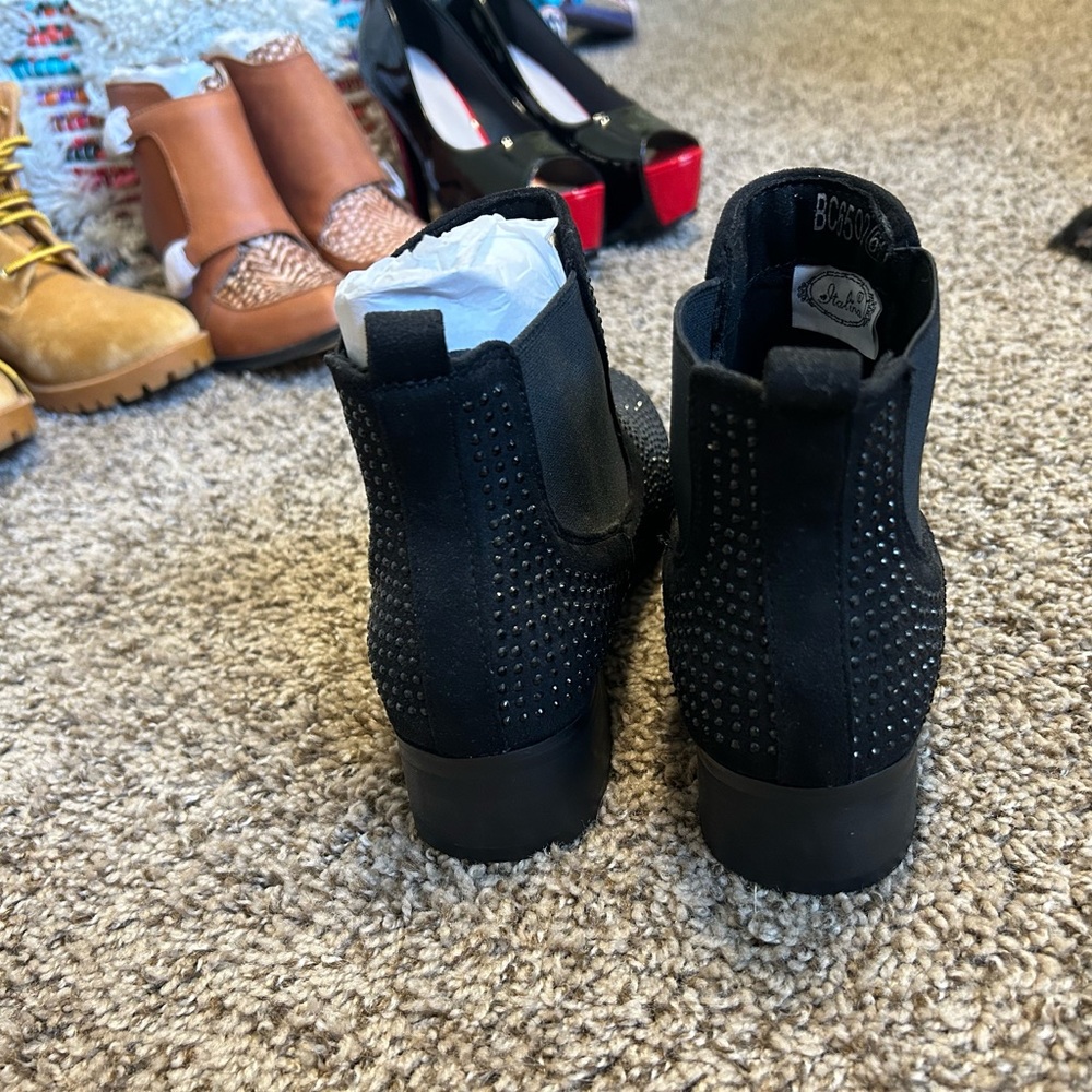 Sparkling Booties - Picture 4 of 4